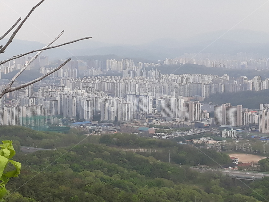 산,바위,도심,정상,미세먼지,도시,풍경,city,landscape,nature,자연,outdoors,옥외,경치,scenery