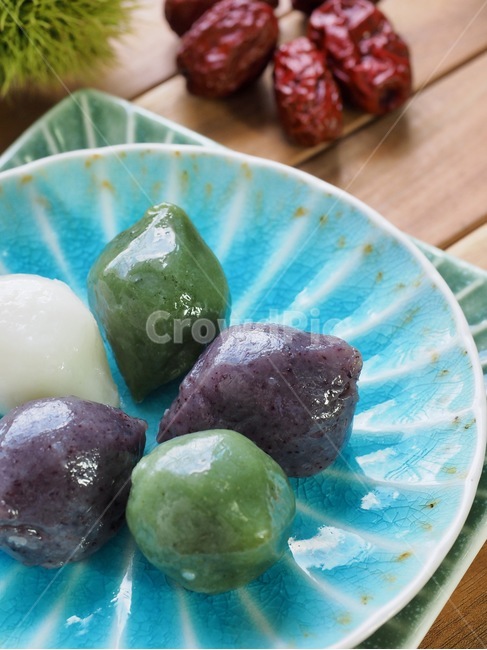 한국음식,식품,한식,한국문화,한국,배경,음식문화,웰빙,문화,아시아,아시아음식,접시,전통,설날,추석,음식,추석음식,설날음식,명절,명절음식,떡,송편,솔방울,koreanfood,korea,koreanculture,food,background,foodculture,wellbeing,culture,asia,asianfood,dish,tradition,ricecake,한국전통,한국문화,korean traditional,korean culture,음식,식재료,요리,food,cook,meal,dishes,food reserves,한식,한국음식,한국요리,korean food,korean dishes,korean meal,korean cook