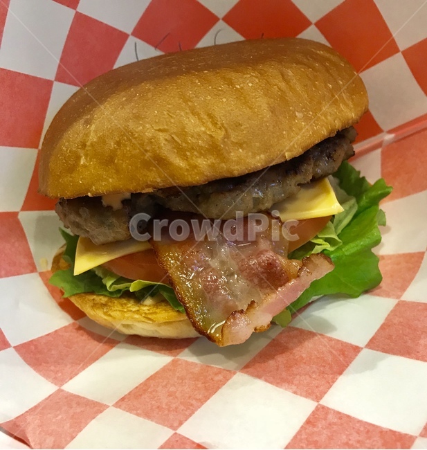 햄버거,버거,베이컨치즈버거,베이컨,hamburger,burger,음식,food,음식,식재료,요리,food,cook,meal,dishes,food reserves,빵,bread,양식,서양음식,서양요리,western food,western dishes,western meal,western cook