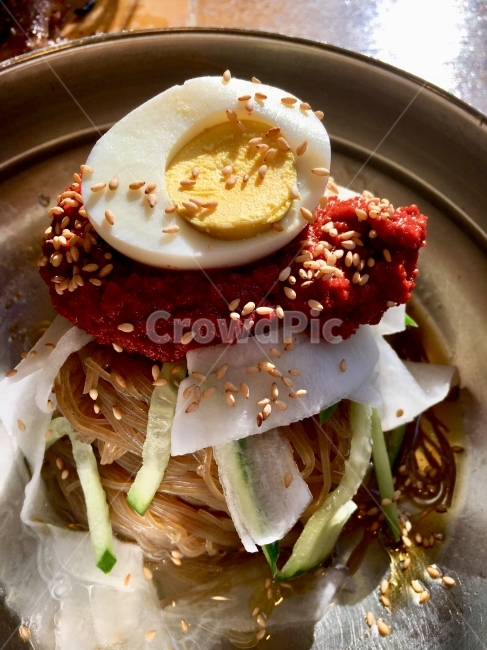 냉면,음식,한국음식,비빔냉면,비빔면,메뉴,계란,달걀,양념,요리,음식,식재료,요리,food,cook,meal,dishes,food reserves,면류,면요리,noodles,한식,한국음식,한국요리,korean food,korean dishes,korean meal,korean cook