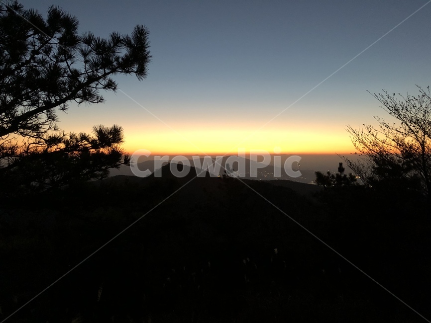 해돋이,산,새해,mountain,sunset,풍경,자연,풍경,nature,landscape,outdoors,옥외,dusk,황혼,일몰,sky,하늘,dawn,새벽,red sky,붉은 하늘