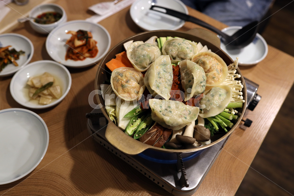 만두,만두전골,만두국,전골,왕만두,만두찌개,음식,식재료,요리,food,cook,meal,dishes,food reserves