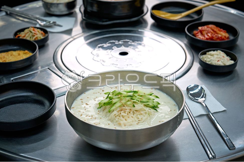 콩국수,여름별미,시원한국수,냉국수,콩요리,콩냉면,food,음식,meal,식사,bowl,그릇,foodreserves,koreanfood,koreanmeal