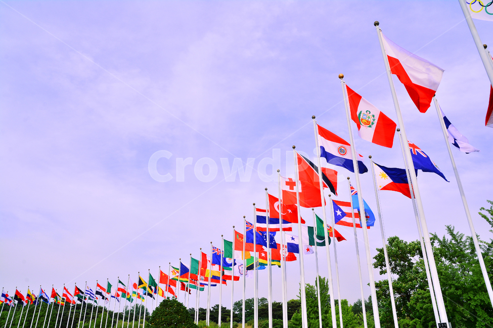 태극기,만국기,세계,지구촌,펄럭이다,깃대,공원,바람,flagsofallnations,Koreanflag,korean,world,리듬,여러나라,대한민국,한국,국기,상징,하늘,구름,배경,바탕,해외,외국,세계,foreign,oversea,world