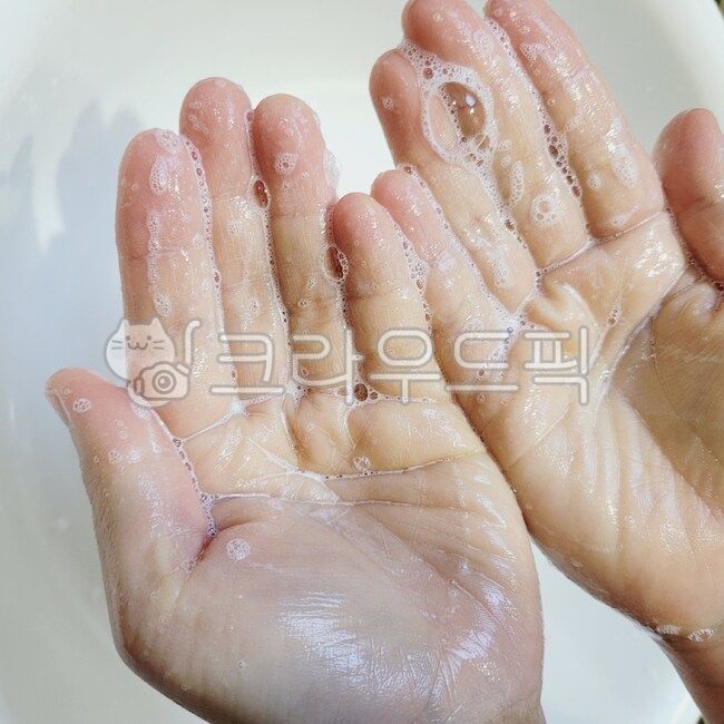 clean hands,hands,womans hand,palm,Washing hands,wash,liquid soap,Clean,clean,Soaping,soap bubbles,bubble,Palm,bubbles,soap,soapbubbles,hand,womans palm