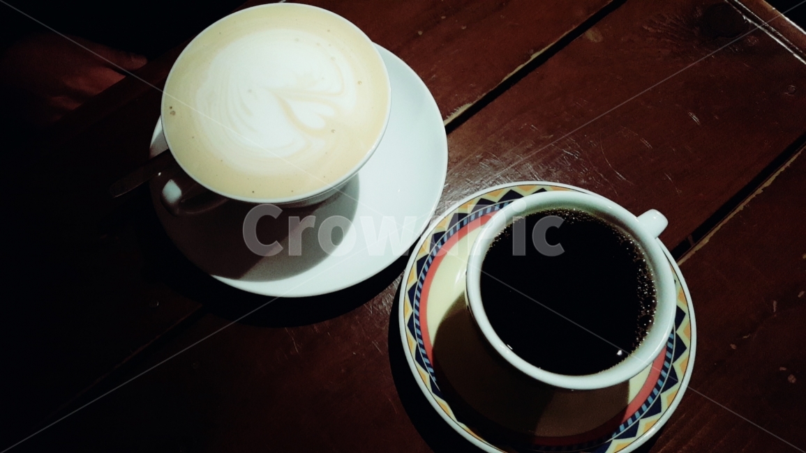 카페,아메리카노,몽환적,앤틱,따뜻함,포근함,아는함,아지트,커피,카페,coffee,cafe