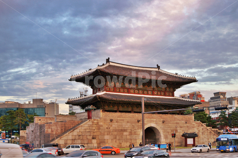 동대문,흥인지문,동문,보물제1호,조선후기,도성,사대문,종로구,한국전통,한국문화,korean traditional,korean culture,랜드마크,landmark,tourist attraction,한국랜드마크,한국관광지,한국명소,korea landmark,korea tourist attraction,건축물,건물외관,exterior,building,structure,architecture,construction
