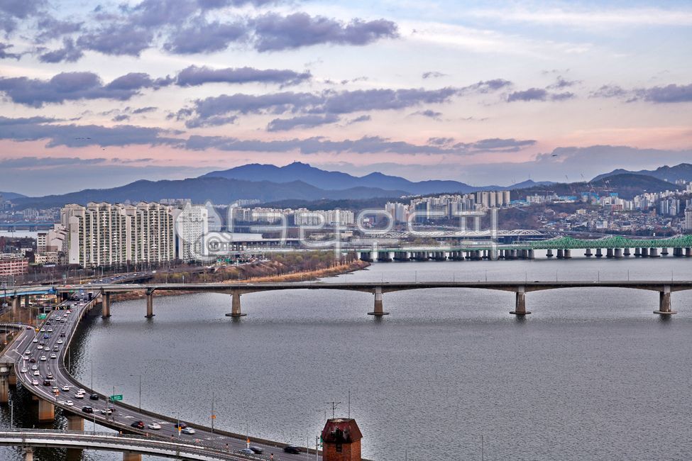 Wonhyo Bridge,sunset,Gangbyeonbukro,Seoul cityscape,Han River