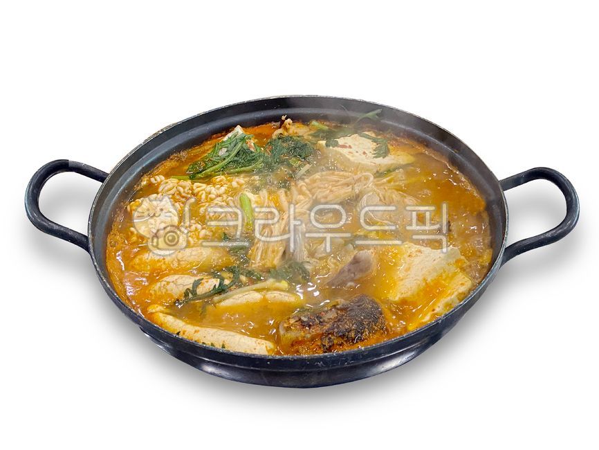 알탕,동태찌개,내장탕,찌개,배경,흰색배경,국물,국물요리,동태탕,내장,생선,탕,미나리,쑥갓,팽이버섯,두부,양푼,파,식사,음식,식재료,요리,한식,한국음식,한국요리,술안주,동태알탕,altang,dongtaestew,intestinesoup,stew,background,whitebackground,soupdish,dongtaetang,intestines,fish,soup,waterparsley,sagebrush,enokimushroom,tofu,spoon,greenonion,meal,food,ingredients,cuisine,korean,koreanfood,koreancuisine,sidedishes,dongtaealtang