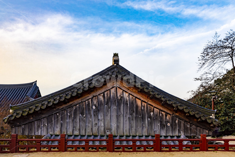 사찰,화엄사,기와,지붕,한옥,전통건축물,추녀,한국전통,한국문화,korean traditional,korean culture