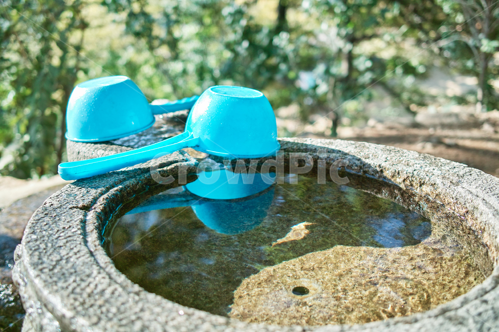 우물,약수,약수물,우물물,well,water,plasticbowl,바가지,우물가,사찰,사찰우물,휴식,힐링,rest,relaxation,healing