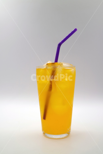 음료,음료수,얼음,시원한,음식,식품,갈증,쥬스,탄산음료,유리잔,유리컵,컵,청량감,drink,beverage,빨대,스트로우,주스,주황색,노랑,음료수,drink,beverage,누끼,remove background