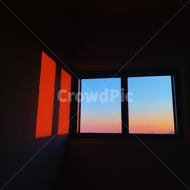 window,창문,건물,건축물,building,architecture,태양,해,sunlight,sunset,sunrise,shadow,red,sky,하늘,햇빛