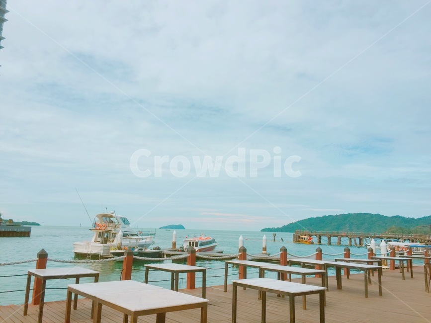 wood,나무,plywood,합판,water,waterfront,워터프론트,코타키나발루,kotakinavalu,말레이시아,malaysia,해외,배,물,탁자,야외,야외탁자,선장,선착장