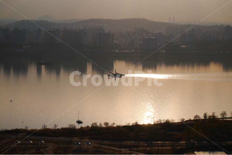 스카이라인,고독,한강,강,가을,노을,배,저녁노을,도시,풍경,city,landscape,한국도시풍경,한국도시경관,korea cityscape,nature,자연