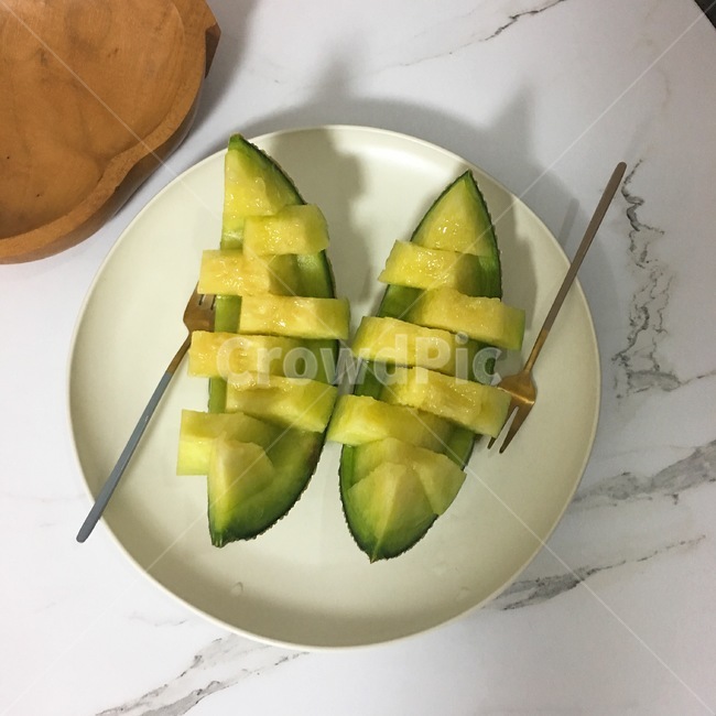 table,디저트,멜론,메론,후식,과일,포크,접시,dish,과일,열매,fruit