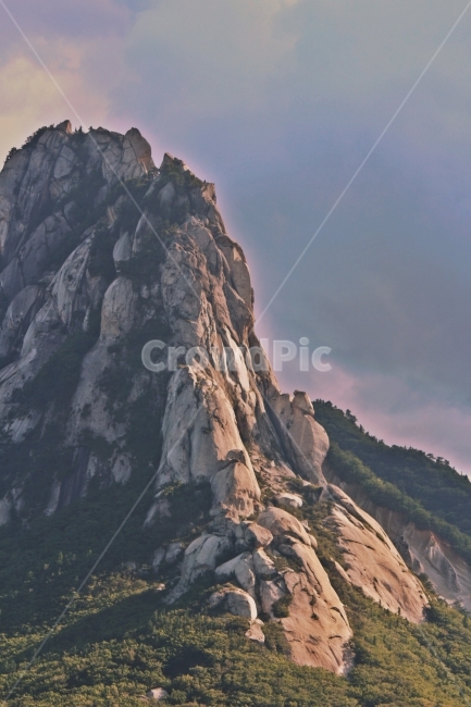 설악산,울산바위,웅장함,자연,대자연,자연의위대함,바위,속초,설악,관광,여행,관광지,자연,풍경,nature,landscape,한국자연풍경,한국자연경관,korea nature landscape,mountain range,산맥,mountain,산,outdoors,옥외,peak,피크,cliff,낭떠러지