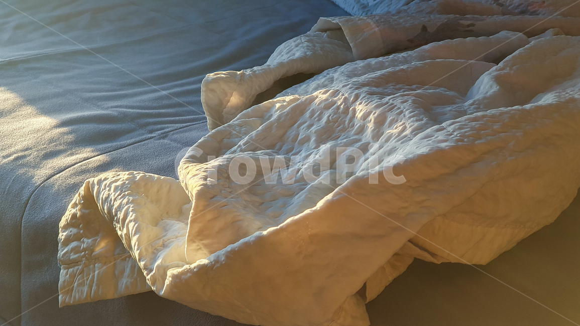 이불,햇빛,겨울이불,침대,침대이불,여름이불,아침풍경