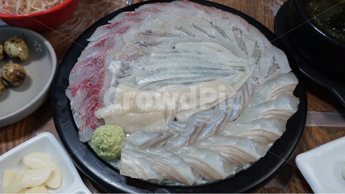 회,광어회,우럭,도다리,단백질,건강,다이어트,활어,물고기,fish,슬라이스,자르다,차리다,셋팅,set,정갈한,정리된,먹는,질감,투명,생선회,생선,바다,바닷가,먹다,스시,맛집,광어,맛있다,맛있는,cook,meal,dishes,수산물,해산물,fisheryproducts,seafood,날것,생것,싱싱한,신선한,참치,와사비,요리,모듬회,회모듬,음식,food,식재료,음식,식재료,요리,food,cook,meal,dishes,food reserves,수산물,해산물,fishery products,seafood