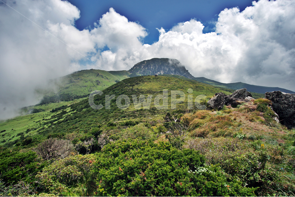 한라산,윗세오름,제주,영산,구름,운무,영실코스,자연,수풀,자연,풍경,nature,landscape,한국자연풍경,한국자연경관,korea nature landscape,제주도,jeju,jeju island,outdoors,옥외,hill,언덕