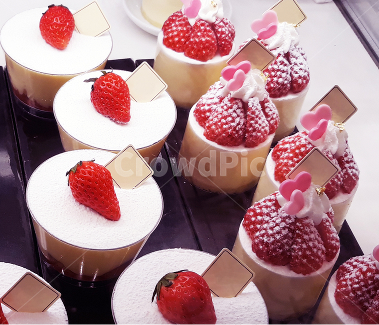 딸기,딸기케이크,조각케이크,strawberry,디저트,dessert,음식,식재료,요리,food,cook,meal,dishes,food reserves