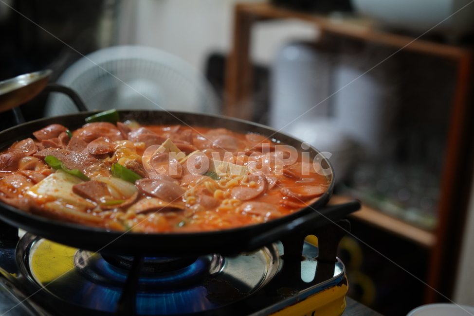 부대찌개,냄비,한식,먹거리,음식,국물,술안주,food,찌개,햄,식사,요리,음식,식재료,요리,food,cook,meal,dishes,food reserves,한식,한국음식,한국요리,korean food,korean dishes,korean meal,korean cook