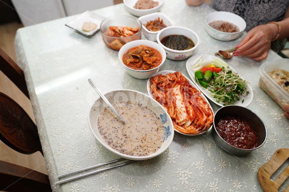 누룽지,한식,음식,간식,푸드,쌀,식사대용,먹방,먹거리,곡물,누룽지탕,주방,키친,부엌,주방용품,요리도구,kitchen,kitchenware,cookroom,cookingutensil,음식,식재료,요리,food,cook,meal,dishes,food reserves,한식,한국음식,한국요리,korean food,korean dishes,korean meal,korean cook