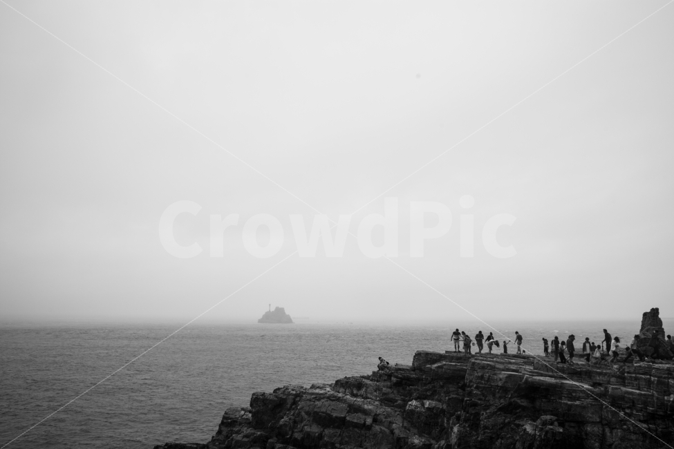 태종대,바다,주전자섬,수평선,풍경,감성,흑백,사람들,바위,자연,풍경,nature,landscape,한국자연풍경,한국자연경관,korea nature landscape,사람들,대중,군중,other people,crowd,흑백,모노톤,monochrome,black and white,architecture,건축물,building,건물,tower,탑,person,사람,human,인간