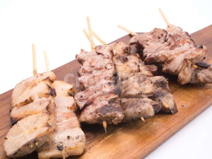 닭꼬치,야끼토리,닭,돼지,꼬치,구이,꼬치구이,숯불,흰배경,단백질,단백질요리,염통,염통꼬치,네기마,닭고기,돼지고기,요리,건강,음식,식재료,요리,food,cook,meal,dishes,food reserves