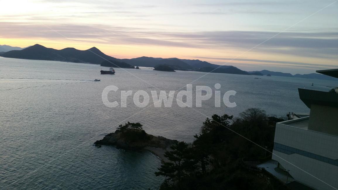 바다,해변,노을,지평선,배,섬,sea,beach,sunset,boat,밤바다,자연,풍경,nature,landscape,land,땅,outdoors,옥외,shoreline,해안선,water,물,ocean,대양,coast,연안