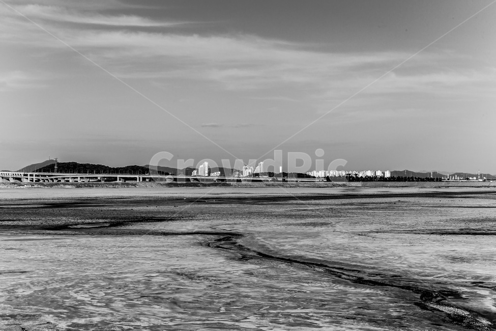 갯벌,영종도,환경,썰물,하늘,구름,문양,무늬,자연,풍경,nature,landscape,한국자연풍경,한국자연경관,korea nature landscape,흑백,모노톤,monochrome,black and white,water,물