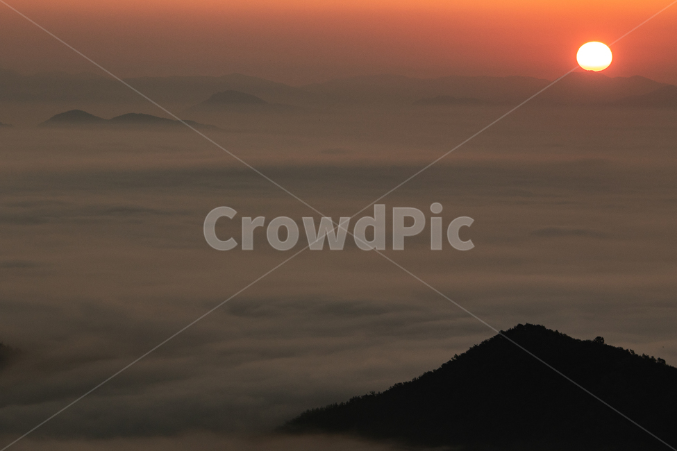 일출,운무,따듯함,태양,경치,산,구름,운해,하늘,자연,풍경,nature,landscape,outdoors,옥외