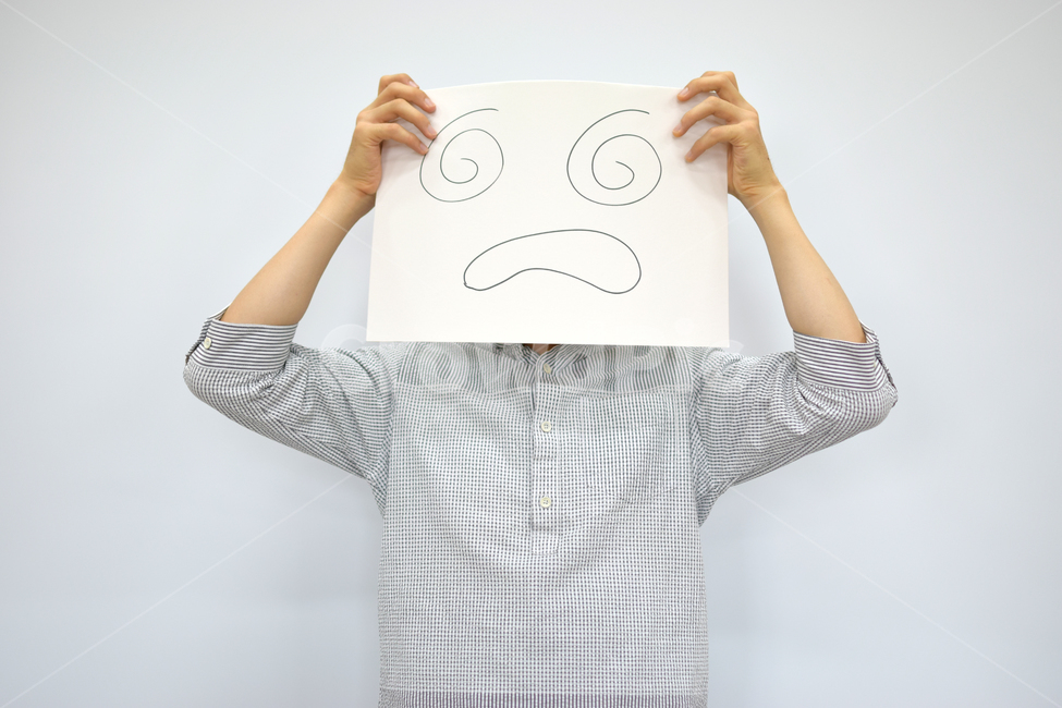 상자,종이,얼굴,표정,제스처,모션,옷,남자,남성,사업,비즈니스,비지니스,소셜,왕따,친구,상사,직장,사회,종이얼굴,표현,의사소통,기업,국민,스트레스,손,팔,사람,인물,인간,human,person,얼굴표정,facial expression,face,감정표현,기분,feeling,emotion,연출,컨셉,콘셉,direction,concept