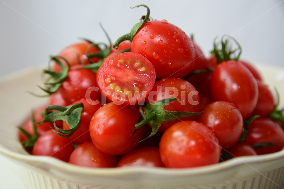 Cherry tomato,tomato seed,desirable,tomato,delicious,food,Half cutting,Red,red,crush,dessert,cutting,Food Ingredients,ingredients