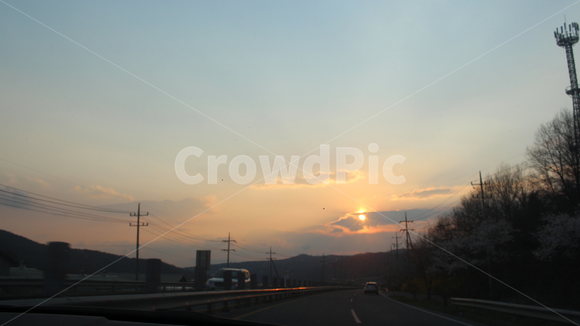 nature,차량,자연,car,차,road,도로,transportation,vehicle,교통,옥외,outdoors,자동차,automobile,노을,하늘