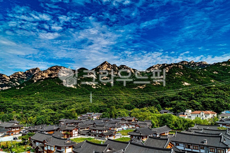 북한산,은평구,은평한옥마을,은평구한옥마을,한옥,한옥마을,한국,대한민국,서울,korea,seoul,hanok,koreanstylehouse,traditionalkoreanvillage,hanokvillage,hanokmaul,한국문화,한국전통,전통문화,한국풍경,한국자연,서울풍경,서울자연,풍경,landscape,경치,scenery,scene,view,하이행글,aerialview,nature,자연,outdoors,옥외,roof,지붕,푸른하늘,블루스카이,하늘,구름,bluesky,sky,cloud,azuresky