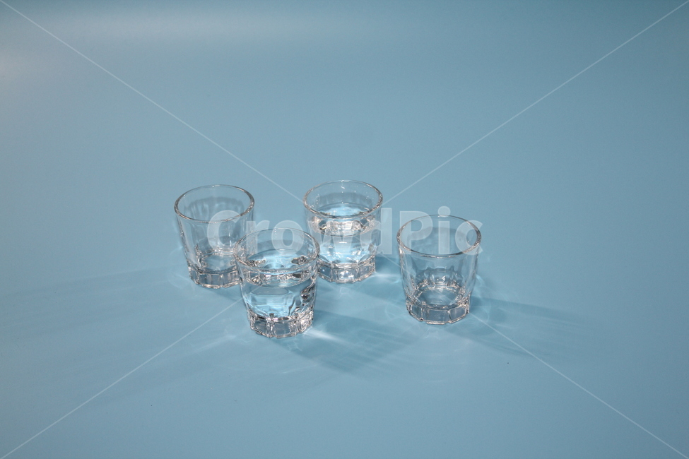 술,술잔,소주,알콜,음주,건배,음료,잔,술,주류,alcohol,사물,물건,오브젝트,thing,object,matter