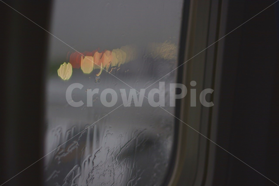 비행기,창문,비,비오는날,비행,빛,잔상,여행,출국,이륙,착륙,flight,light,travel,trip,window,seat,airplane,airport,landing,비,비오는날,rain,rainy,교통,교통수단,traffic,transportation