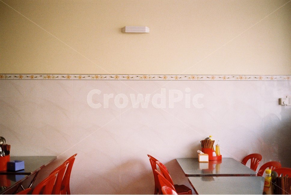 필름,필름사진,베트남,플라스틱의자,포장마차,실내포장마차,노점,노점상,식당,테이블,restaurant,furniture,가구