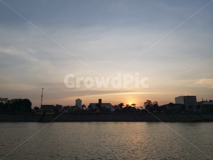하늘,sky,sunset,황혼,dusk,sunlight,자연,nature,outdoors,옥외,붉은하늘,redsky,빛,light,sun,해,일몰,태양,강,도시,마을