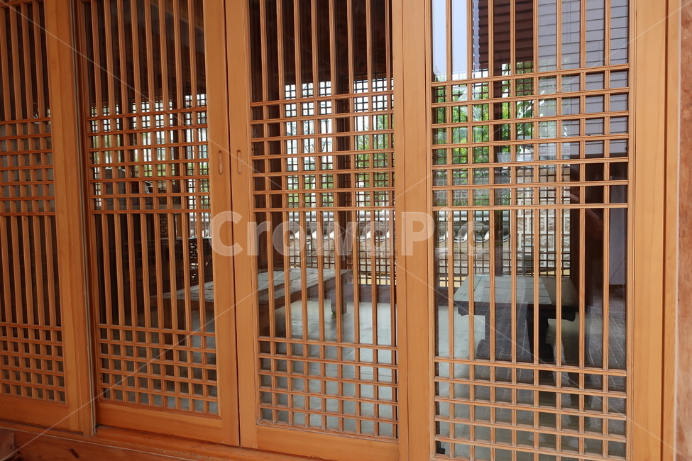 한옥,북촌,가옥,전통,서울,한국,대한민국,집,빈티지,디자인,창문,창호,동양,문화,스타일,목재,주택,고풍,보존,보호,남산골,전통미,한국전통,한국문화,korean traditional,korean culture,건축물,건물외관,exterior,building,structure,architecture,construction