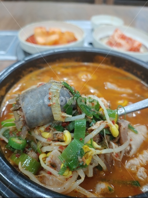 국밥,순대국밥,식사,숟가락,음식,순대,콩나물,시원한국물,음식,식재료,요리,food,cook,meal,dishes,food reserves,한식,한국음식,한국요리,korean food,korean dishes,korean meal,korean cook