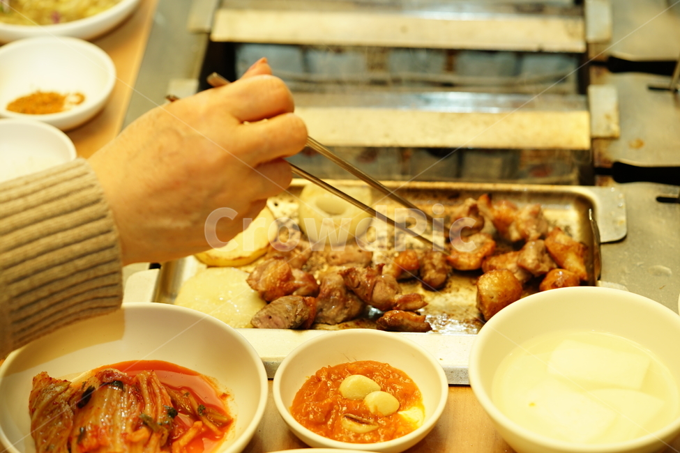오리고기,오리,꼬치,고기,먹방,식사,음식,육식,육류,술안주,안주,푸드,꼬기,오리꼬치,일상,duck,안주거리,저녁식사,디너,밥,젓가락,음식,식재료,요리,food,cook,meal,dishes,food reserves,육류,고기,meat,한식,한국음식,한국요리,korean food,korean dishes,korean meal,korean cook