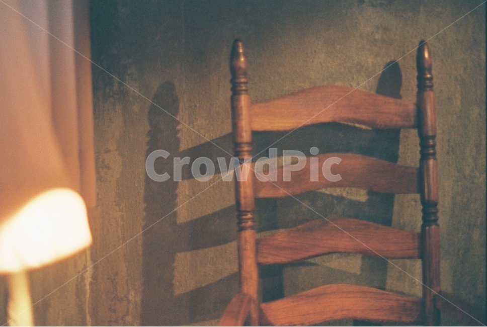 의자,카페,감성,감성사진,필름사진,filmphotography,cafe,moody,chair,휴식,쓸쓸함,relaxing,빈티지사진,빈티지느낌,빈티지감성,vintage,사물,물건,오브젝트,thing,object,matter