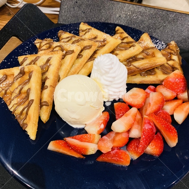 와플,딸기,디저트,카페,생크림,디저트,간식,후식,dessert,snack