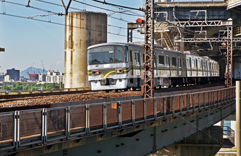 doubledecker bridge,Line 7,Han River Bridge,pier,subway,Cheongdam Bridge,Driving,track,train track,Han River