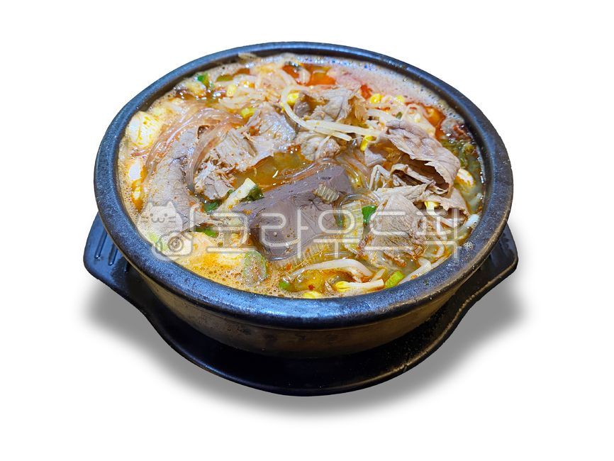 선지해장국,해장국,뚝배기,배경,흰색배경,내장탕,천엽,선지,소선지,음식,식재료,요리,식사,seonjihaejangguk,haejangguk,ttukbaegi,background,whitebackground,naejangsoup,cheonyeop,seonji,soseonji,food,ingredients,cooking,meal
