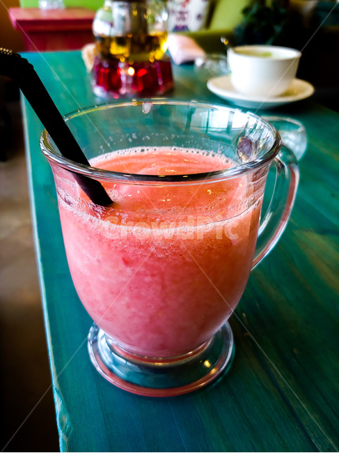 스무디,주스,딸기,음료수,카페,마실것,drink,음주,얼음,차가움,딸기음료수,여름,시원한,분홍,더위,무더위,summer,Juice,hotweather,Cafe,Cool,Ice