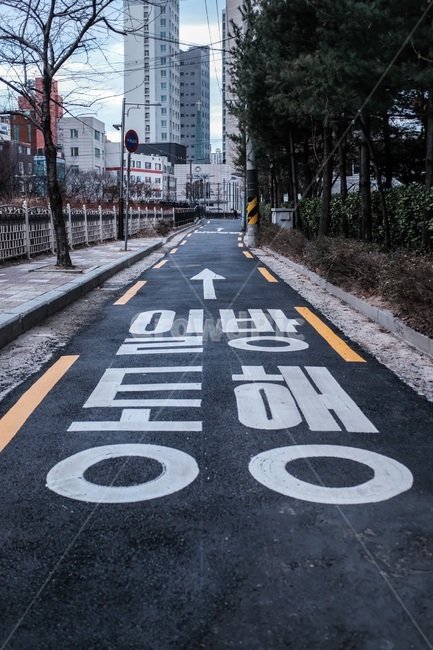 일반통행,감성사진,아스팔트,도로,tarmac