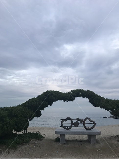 사천해변,강원도,바다,해변,바닷가,포토존,구름,하늘,흐린날,흐린날씨